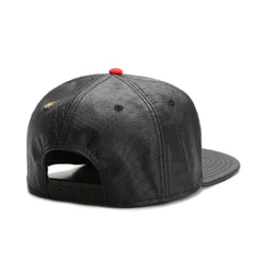 Trendy flat brimmed snapback hatsleather metal logo adjustable